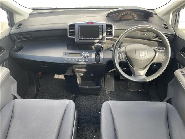 フリード1.5 G Lパッケージ