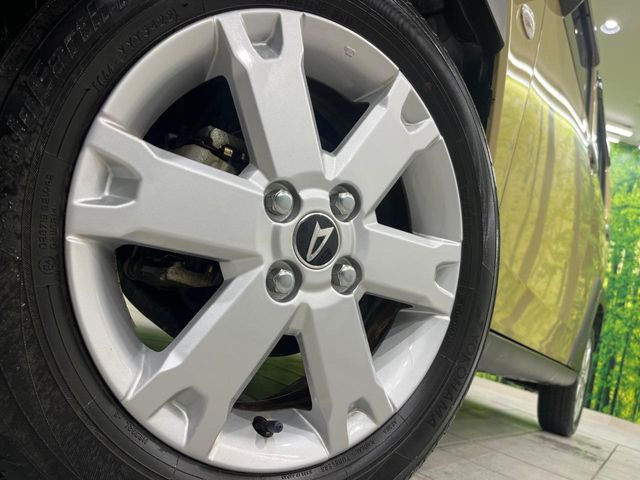 �y����15�C���`�A���~�z�C�[���z�O�ςɃ}�b�`���������A���~�z�C�[���𑕒����Ă���܂��B�e��ЊO�A���~�z�C�[����A�X�^�b�h���X�^�C�����戵�����Ă���܂��B���񂲑��k����������