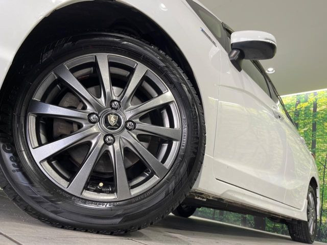 �y15�C���`�A���~�z�C�[���z�O�ςɃ}�b�`�����A���~�z�C�[���𑕒����Ă���܂��B�e��A���~�z�C�[����A�X�^�b�h���X�^�C�����戵�����Ă���܂��B���񂲑��k����������