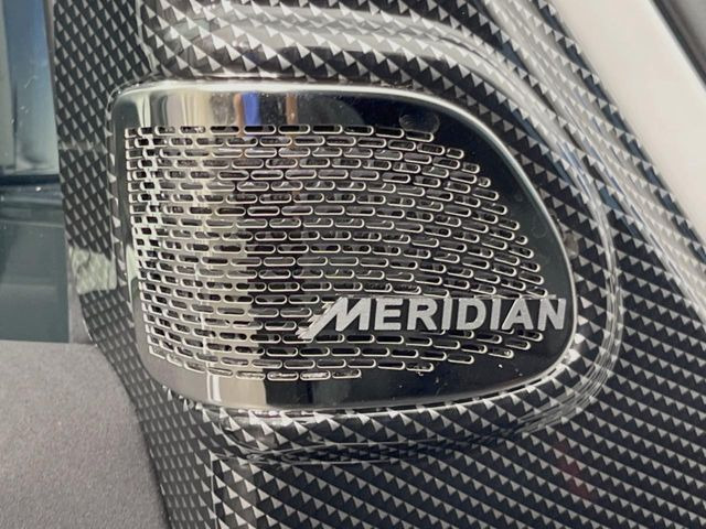 ��MERIDIAN�T�E���h�V�X�e��:���f�����ɍœK�Ȓ������{���ꂽ�A�n�C�G���h�T�E���h�V�X�e���ł��B�ʏ�̃X�s�[�J�[�Ɣ�r���Ă����̍L���肪�������܂��B���񂲗��X�̏ゲ�̊����������B