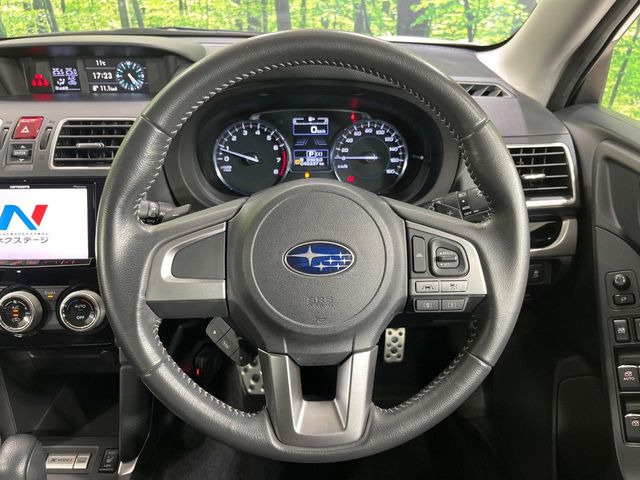 �y�����v�����X�e�A�����O�z�㎿�Ȋv���g�p���邱�ƂŁA��ɂ����������݂ƂĂ��^�]���₷���n���h���ł���