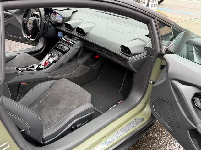 �E���J�����S����X�J�b�t�v���[�g�E�E���J�������t���A�}�b�g�B