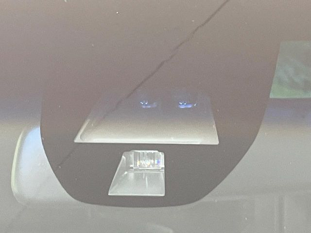 �y�z���_�Z���V���O�z���s���ɑO���̎ԗ�����F�����A�Փ˂������Ȏ��͌x��ƃu���[�L�ŏՓˉ���Ɣ�Q�y�����A�V�X�g�B�����S�Ƀh���C�u�����y���݂��������܂��B