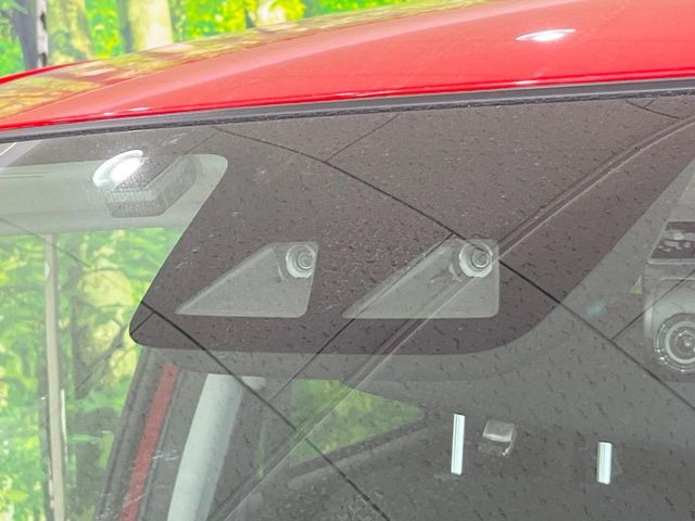 �y�X�}�[�g�A�V�X�g�z���s���ɑO���̎ԗ�����F�����A�Փ˂������Ȏ��͌x��ƃu���[�L�ŏՓˉ���Ɣ�Q�y�����A�V�X�g�B�����S�Ƀh���C�u�����y���݂��������܂��B