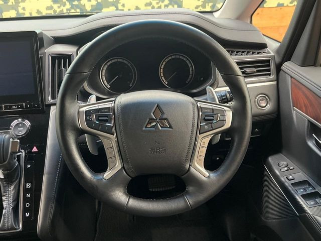 �y�����v�����X�e�A�����O�z�㎿�Ȋv���g�p���邱�ƂŁA��ɂ����������݂ƂĂ��^�]���₷���n���h���ł���