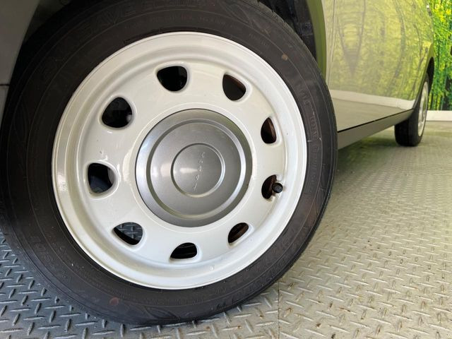 �y����14�C���`�A���~�z�C�[���z�O�ςɃ}�b�`���������A���~�z�C�[���𑕒����Ă���܂��B�e��ЊO�A���~�z�C�[����A�X�^�b�h���X�^�C�����戵�����Ă���܂��B���񂲑��k����������