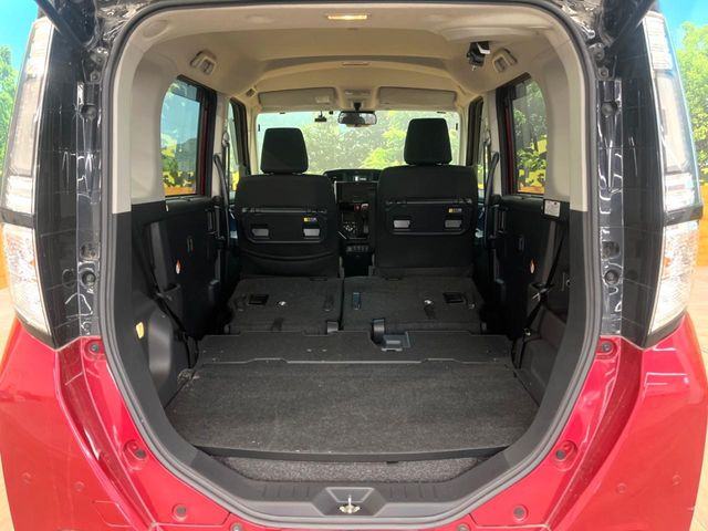 ���i�̂���������ʋ΁A���}���ɏ\���ȉ׎��X�y�[�X���m�ۂ��Ă���܂��B�Z�J���h�V�[�g��|���ƁA�傫�ȉו��̐ύڂ��\�ł���