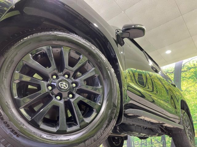 【純正18インチアルミホイール】外観にマッチした純正アルミホイールを装着しております。各種社外アルミホイールや、スタッドレスタイヤも取扱いしております。是非ご相談ください♪