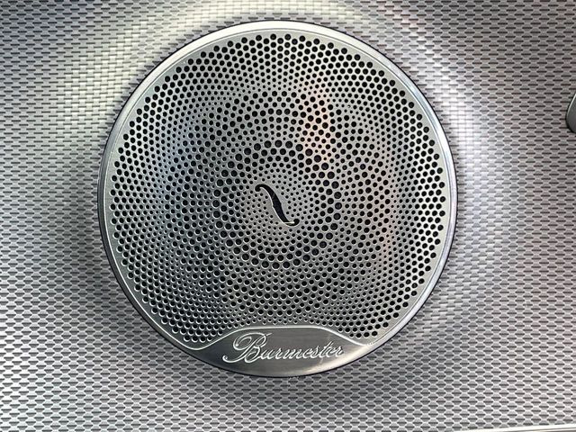 ��Burmester�T���E���h�V�X�e��:�n�C�G���h�I�[�f�B�I��僁�[�J�[����|����Ԑ�p�̃v���~�A���X�s�[�J�[�𑕔��B�����̃X�s�[�J�[����A���̗������܂ŕ����鍂�i���ȉ��y�����y���݂��������܂��B