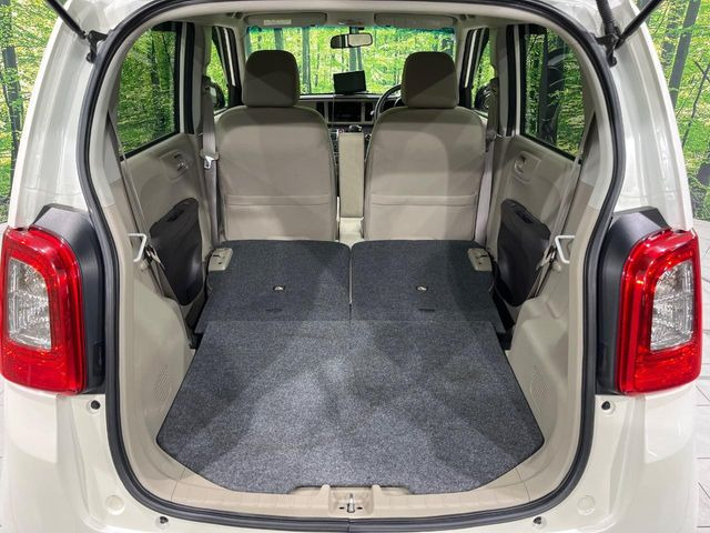 ���i�̂���������ʋ΁A���}���ɏ\���ȉ׎��X�y�[�X���m�ۂ��Ă���܂��B�Z�J���h�V�[�g��|���ƁA�傫�ȉו��̐ύڂ��\�ł���