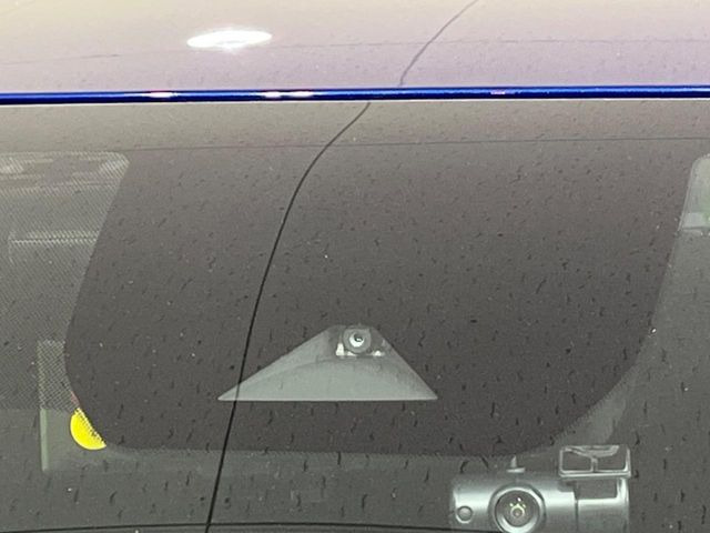 �y�C���e���W�F���g�G�}�[�W�F���V�[�u���[�L�z�t�����g�J�����őO���̎ԗ�����s�҂����m�B�Փ˂������Ȏ��͏Փ˔�Q�y���u���[�L���쓮�A�Փˉ�����T�|�[�g�B�����S�Ƀh���C�u�����y���݂��������܂��B