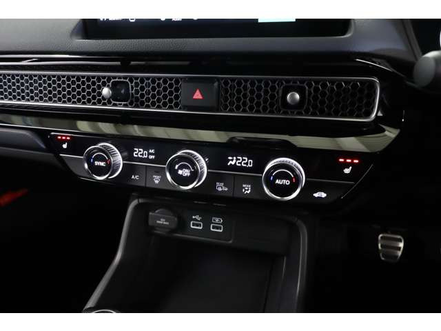 �E��p�����K���X���[�o�[�E��p�����X�|�C���[�EZero Edition��p�����G���u����<��v����>1.5L ����4�C��DOHC�^�[�{�A182ps/24.5kgm�A�S��&times;�S��&times;�S��mm 4735&times;1805&times;1415mm�A�ԗ��d�� 1360kg