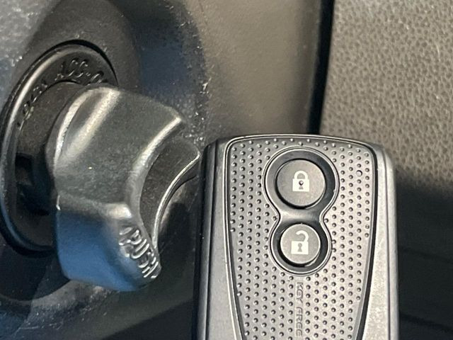 �y�L�[�t���[�V�X�e���z�J�o����|�P�b�g�ɓ��ꂽ�܂܂ł��h�A�̎{���E�������\�ȃX�}�[�g�L�[�𑕔��B�G���W���̃I���E�I�t�����J�M�����o���K�v����������Ƃ��Ă��֗��ł���