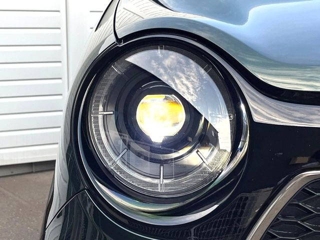 �yLED�w�b�h���C�g�z���V����ԑ��s�����ǍD�Ȏ��E���m�ۂ����S���ĉ^�]�ł��鍂�P�xLED�w�b�h���C�g�𑕔�!�_�����x�������A����d�͂��}�����Ă��܂��B