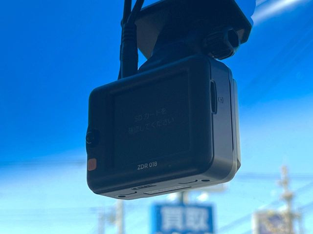 �y�h���C�u���R�[�_�[�z���S�E���S�ȃJ�[���C�t�ɕK�{�̃h���C�u���R�[�_�[�𑕔�!���s���͂������A������^�]�⎖�̂ɑ��������ۂ̏󋵂��f���ŋL�^���A����̃��X�N�ɔ����܂��B