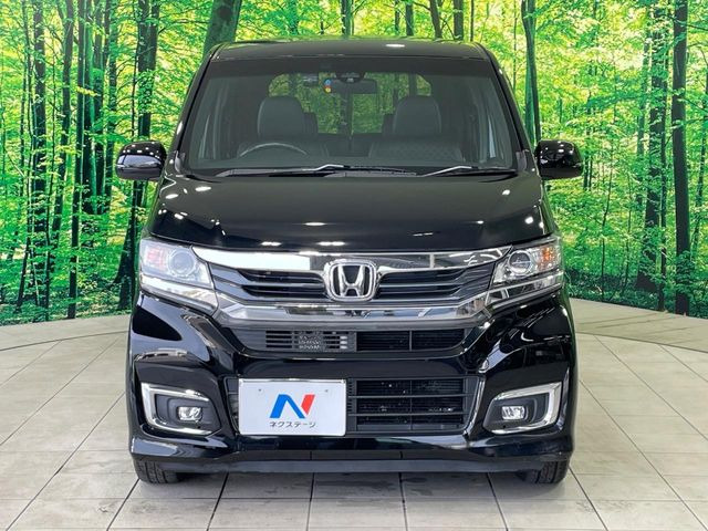 ��D�]�𒸂��Ă���܂��{�f�B�̒e�X�v���b�V���R�[�g���D�]��t���B�ʏ�̃K���X�R�[�g�ƈقȂ�A�ϋv�N��6�N�̖��@���K���X�R�[�e�B���O���A�{�f�B���L���C�ȏ�Ԃɕۂ��Ă���܂��B