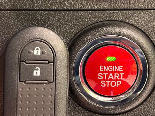 �y�L�[�t���[�V�X�e���z�J�o����|�P�b�g�ɓ��ꂽ�܂܂ł��h�A�̎{���E�������\�ȃX�}�[�g�L�[�𑕔��B�G���W���̃I���E�I�t�����J�M�����o���K�v����������Ƃ��Ă��֗��ł���