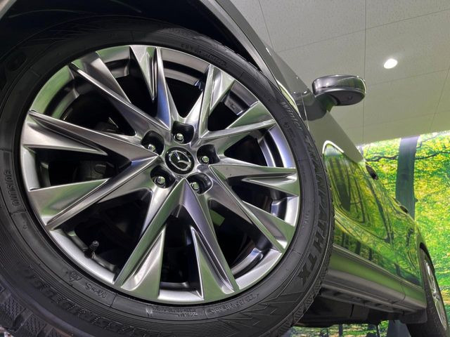 �y����19�C���`�A���~�z�C�[���z�O�ςɃ}�b�`���������A���~�z�C�[���𑕒����Ă���܂��B�e��ЊO�A���~�z�C�[����A�X�^�b�h���X�^�C�����戵�����Ă���܂��B���񂲑��k����������