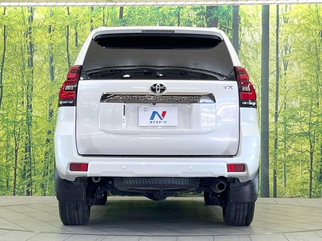 安心の最長10年・走行無制限保証(有償)をご用意。保証内容も充実はもちろん、無料点検&オイル交換や、年中無休の全国・24時間ロードサービスも付帯されておりますのでご安心下さい。