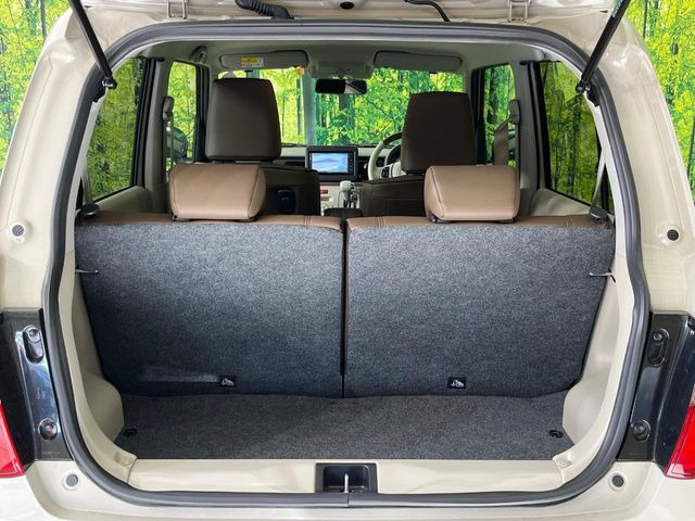 ���i�̂���������ʋ΁A���}���ɏ\���ȉ׎��X�y�[�X���m�ۂ��Ă���܂��B�Z�J���h�V�[�g��|���ƁA�傫�ȉו��̐ύڂ��\�ł���