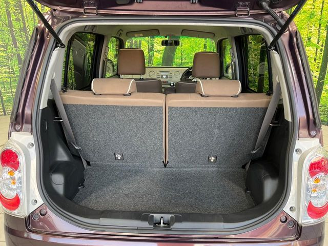 ���i�̂���������ʋ΁A���}���ɏ\���ȉ׎��X�y�[�X���m�ۂ��Ă���܂��B�Z�J���h�V�[�g��|���ƁA�傫�ȉו��̐ύڂ��\�ł���