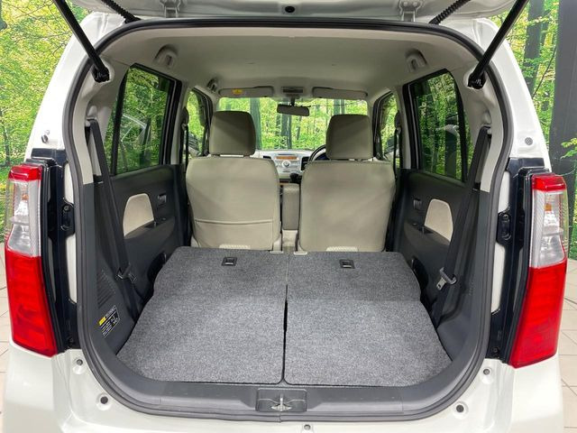 ���i�̂���������ʋ΁A���}���ɏ\���ȉ׎��X�y�[�X���m�ۂ��Ă���܂��B�Z�J���h�V�[�g��|���ƁA�傫�ȉו��̐ύڂ��\�ł���