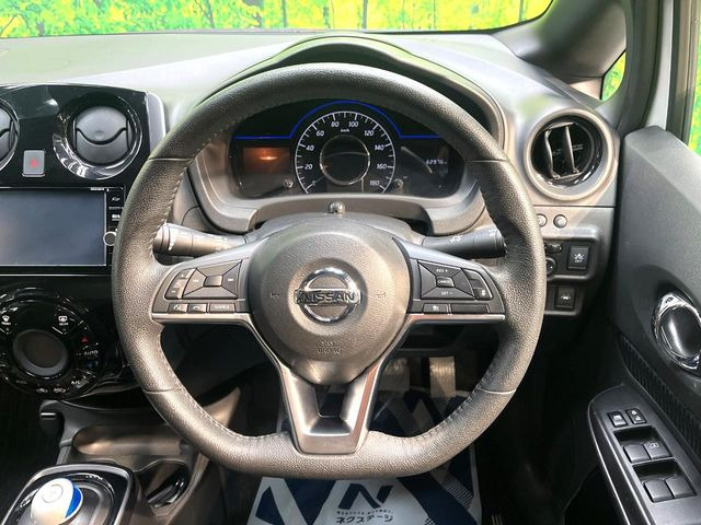 �y�����v�����X�e�A�����O�z�㎿�Ȋv���g�p���邱�ƂŁA��ɂ����������݂ƂĂ��^�]���₷���n���h���ł���