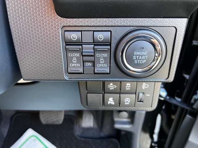 �l�C�̃^���g�\�Z�ɍ��킹�Ă��D���ȐF�O���[�h�I�v�V�����I�ׂ܂�LED�w�b�h���C�g �X�}�[�g�A�V�X�g���� �Փˌx��@�\ �Փˉ���x���u���[�L �딭�M�}���@�\ ����딭�M�}���@�\ �I�[�g�n�C�r�[���A�V�X�g