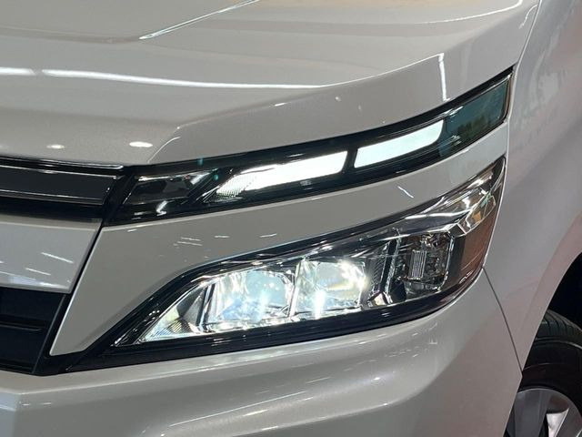 �yLED�w�b�h���C�g�z���V����ԑ��s�����ǍD�Ȏ��E���m�ۂ����S���ĉ^�]�ł��鍂�P�xLED�w�b�h���C�g�𑕔�!�_�����x�������A����d�͂��}�����Ă��܂��B