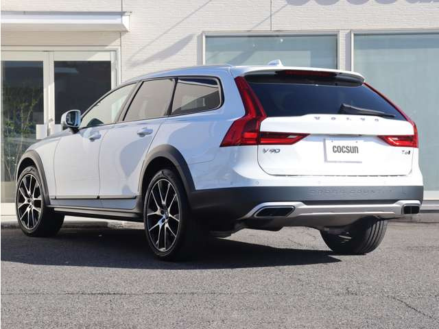 �V�i�����o�b�e���[�̓h�C�c��VARTA(�o���^)���g�p���܂��B���B�Ԃ̏����i�ɍ̗p����鍂�i���o�b�e���[�ł��B