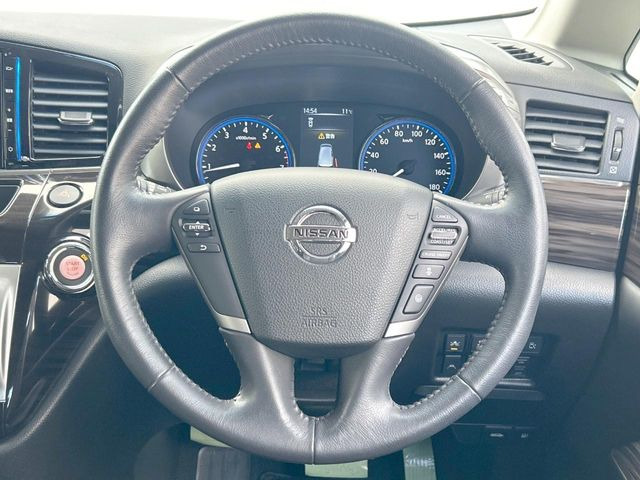 �y�����v�����X�e�A�����O�z�㎿�Ȋv���g�p���邱�ƂŁA��ɂ����������݂ƂĂ��^�]���₷���n���h���ł���