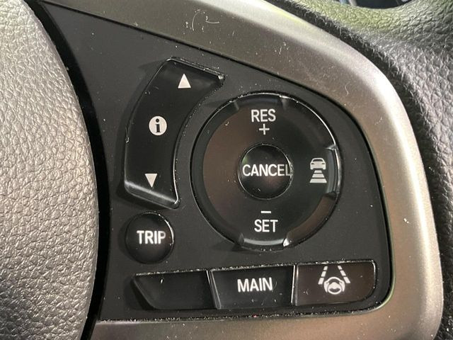 �y�z���_�Z���V���O�z���s���ɑO���̎ԗ�����F�����A�Փ˂������Ȏ��͌x��ƃu���[�L�ŏՓˉ���Ɣ�Q�y�����A�V�X�g�B�����S�Ƀh���C�u�����y���݂��������܂��B