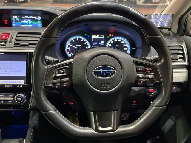 �y�����v�����X�e�A�����O�z�㎿�Ȋv���g�p���邱�ƂŁA��ɂ����������݂ƂĂ��^�]���₷���n���h���ł���