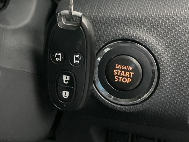 �y�L�[���X�X�^�[�g�V�X�e���z�J�o����|�P�b�g�ɓ��ꂽ�܂܂ł��h�A�̎{���E�������\�ȃX�}�[�g�L�[�𑕔��B�G���W���̃I���E�I�t�����J�M�����o���K�v����������Ƃ��Ă��֗��ł���