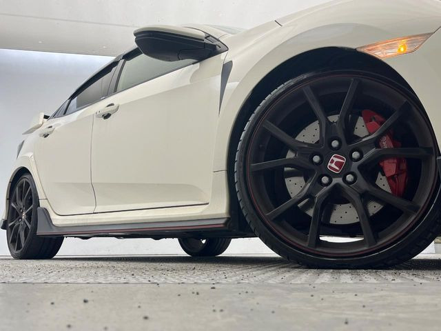 �y���������C���`�A���~�z�C�[���z�O�ςɃ}�b�`���������A���~�z�C�[���𑕒����Ă���܂��B�e��ЊO�A���~�z�C�[����A�X�^�b�h���X�^�C�����戵�����Ă���܂��B���񂲑��k����������