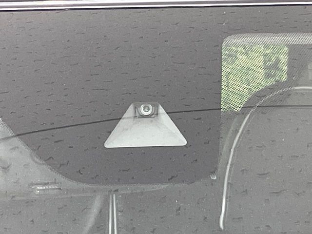 �y�O�He-Assist�z���s���ɑO���̎ԗ�����F�����A�Փ˂������Ȏ��͌x��ƃu���[�L�ŏՓˉ���Ɣ�Q�y�����A�V�X�g�B�����S�Ƀh���C�u�����y���݂��������܂��B