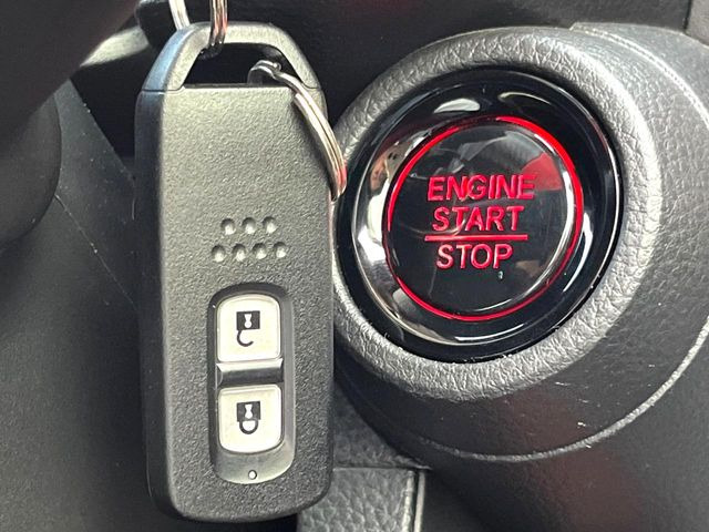 �yHonda�X�}�[�g�L�[�z�J�o����|�P�b�g�ɓ��ꂽ�܂܂ł��h�A�̎{���E�������\�ȃX�}�[�g�L�[�𑕔��B�G���W���̃I���E�I�t�����J�M�����o���K�v����������Ƃ��Ă��֗��ł���