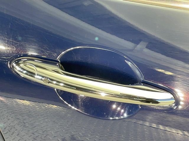 ���R���t�H�[�g�A�N�Z�X:���������Ă��邾���ŁA�h�A���b�N�����E�{������G���W���X�^�[�g�܂ő���ł���֗��ȋ@�\�ł�!