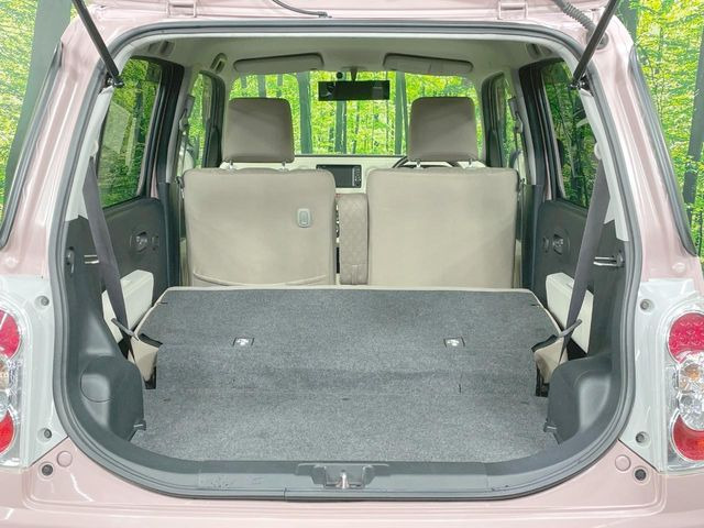 ���i�̂���������ʋ΁A���}���ɏ\���ȉ׎��X�y�[�X���m�ۂ��Ă���܂��B�Z�J���h�V�[�g��|���ƁA�傫�ȉו��̐ύڂ��\�ł���