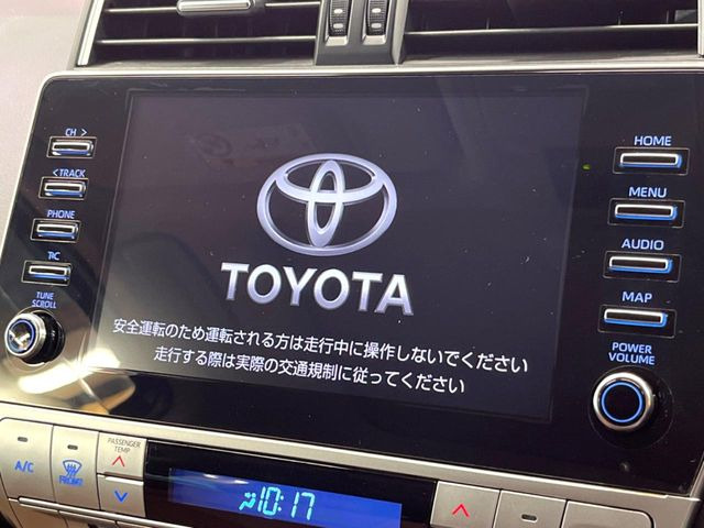 【メーカー純正ナビ】インテリアに溶け込むスタイリッシュな「専用設計」メーカーナビを装備♪視認性や操作性など基本性能にも優れ、より上質なカーライフをお楽しみいただけます。