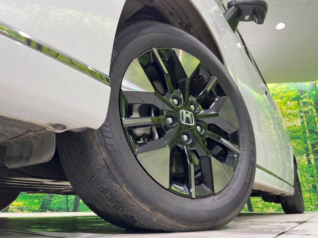 �y����16�C���`�A���~�z�C�[���z�O�ςɃ}�b�`���������A���~�z�C�[���𑕒����Ă���܂��B�e��ЊO�A���~�z�C�[����A�X�^�b�h���X�^�C�����戵�����Ă���܂��B���񂲑��k����������