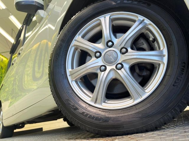 �y15�C���`�A���~�z�C�[���z�O�ςɃ}�b�`�����A���~�z�C�[���𑕒����Ă���܂��B�e��A���~�z�C�[����A�X�^�b�h���X�^�C�����戵�����Ă���܂��B���񂲑��k����������