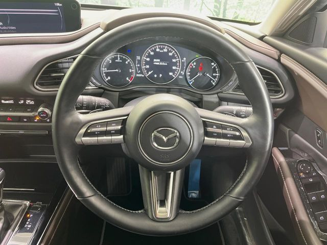 �y�����v�����X�e�A�����O�z�㎿�Ȋv���g�p���邱�ƂŁA��ɂ����������݂ƂĂ��^�]���₷���n���h���ł���