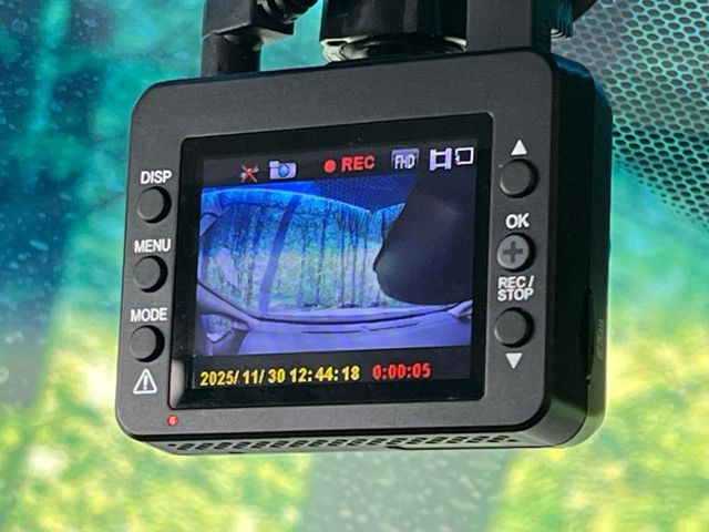 �y�h���C�u���R�[�_�[�z���S�E���S�ȃJ�[���C�t�ɕK�{�̃h���C�u���R�[�_�[�𑕔�!���s���͂������A������^�]�⎖�̂ɑ��������ۂ̏󋵂��f���ŋL�^���A����̃��X�N�ɔ����܂��B