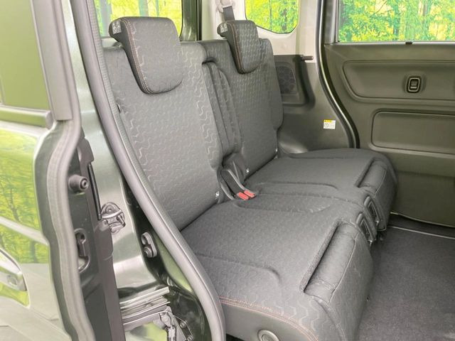 ���i���ȃI���W�i���t���A�}�b�g���I�v�V�����ɂĂ��p�ӂ��Ă���܂��B���D���ȃf�U�C����J���[�����Ԃɍ��킹�đI��ł����������Ƃ��ł��܂���