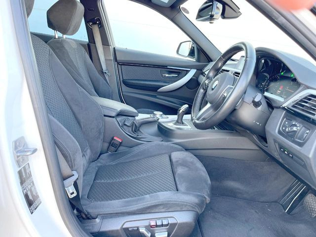 ��M�X�|�[�c��p�A���J���^�[���V�[�g:����������V�[�g�ގ���@�\�́A�h���C�o�[�𖣗������K�ȃh���C�r���O�����o���܂�!