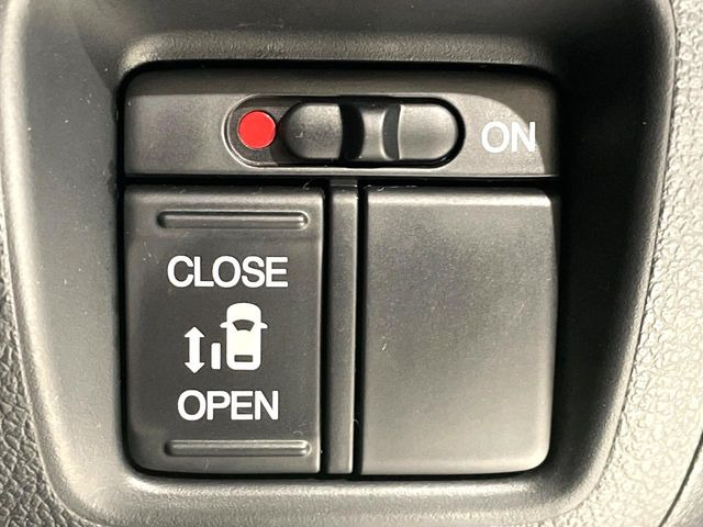 �y�p���[�X���C�h�h�A�z�X�}�[�g�L�[��^�]�Ȃ̃X�C�b�`�ŃX���C�h�h�A�̊J���\���d��������͂����ăh�A���J����K�v�������A���������q�l�ł��A�d���ו��������Ă��鎞�����N�ɊJ���߂ł��܂���