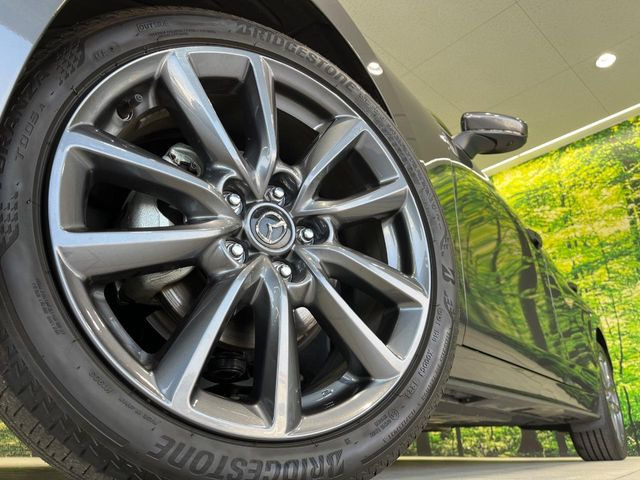 �y����18�C���`�A���~�z�C�[���z�O�ςɃ}�b�`���������A���~�z�C�[���𑕒����Ă���܂��B�e��ЊO�A���~�z�C�[����A�X�^�b�h���X�^�C�����戵�����Ă���܂��B���񂲑��k����������