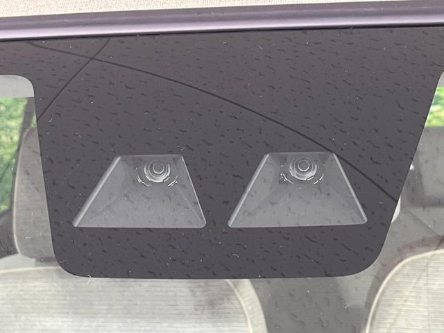 �y�X�}�[�g�A�V�X�g�z���s���ɑO���̎ԗ�����F�����A�Փ˂������Ȏ��͌x��ƃu���[�L�ŏՓˉ���Ɣ�Q�y�����A�V�X�g�B�����S�Ƀh���C�u�����y���݂��������܂��B