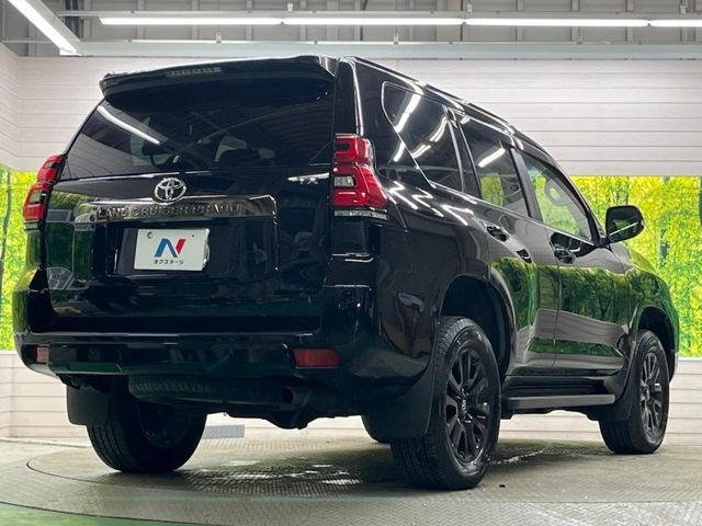 ☆全国のネクステージからお取り寄せが可能※!遠方の店舗に展示してあるクルマが気になる場合も、最寄りの店舗でご覧いただくことが可能です!是非私たちに要望をお聞かせください!※別途費用